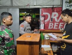 Polsek Sukodadi Bersama Forkopimcam Bagikan Surat Himbauan Penutupan Kafe Penjual Miras