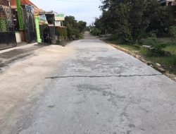 Diduga Kades Bermain Anggaran, Rabat Beton Desa Sukomalo Kedungpring Retak Meski Baru Dikerjakan, Kualitas Dipertanyakan