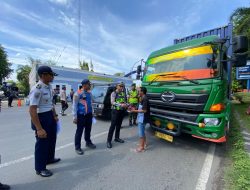 Satlantas Polres Lamongan Sosialisasikan Penambahan Pengaturan Lalu Lintas Masa Angkutan Natal 2025 dan Tahun Baru 2026