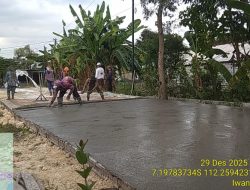 Diduga Tak Sesuai Spesifikasi, Pembangunan Rabat Beton di Desa Gondanglor Disorot Warga