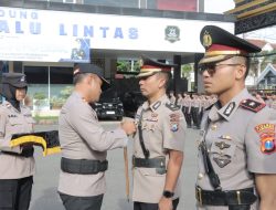 Polres Lamongan Gelar Upacara Sertijab Wakapolres, Kasat Reskoba dan Kapolsek Jajaran