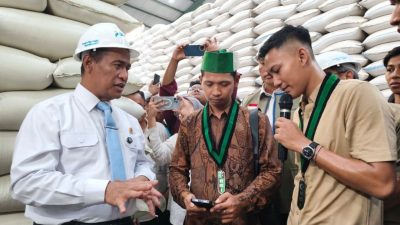 HMI Surabaya Kawal Ketahanan Pangan, Dampingi Mentan Sidak Gudang Bulog di Sidoarjo