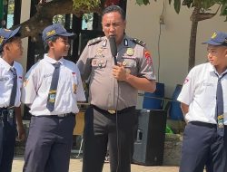 Ajak Pelajar Bijak Bermedia Sosial, Polres Lamongan Gelar Pembina Upacara Serentak